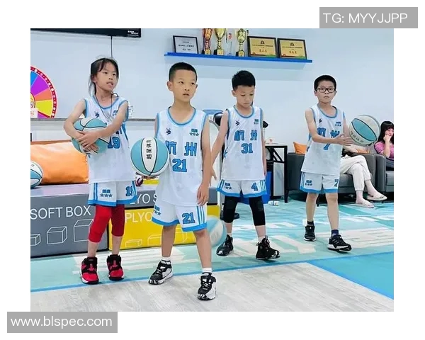 聚焦上海篮球队的意识提升与团队协作探讨