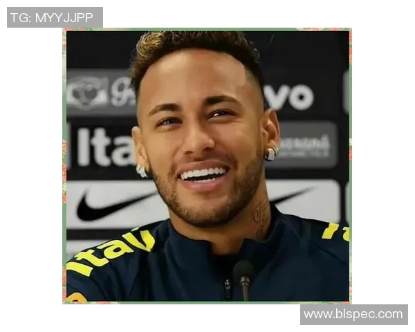 足球明星小黑子:从街头少年到绿茵场上的传奇之路 足球明星小黑子:从街头少年到绿茵场上的传奇之路